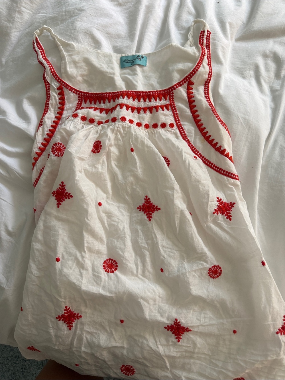 Sleeveless top with Red Embroidery